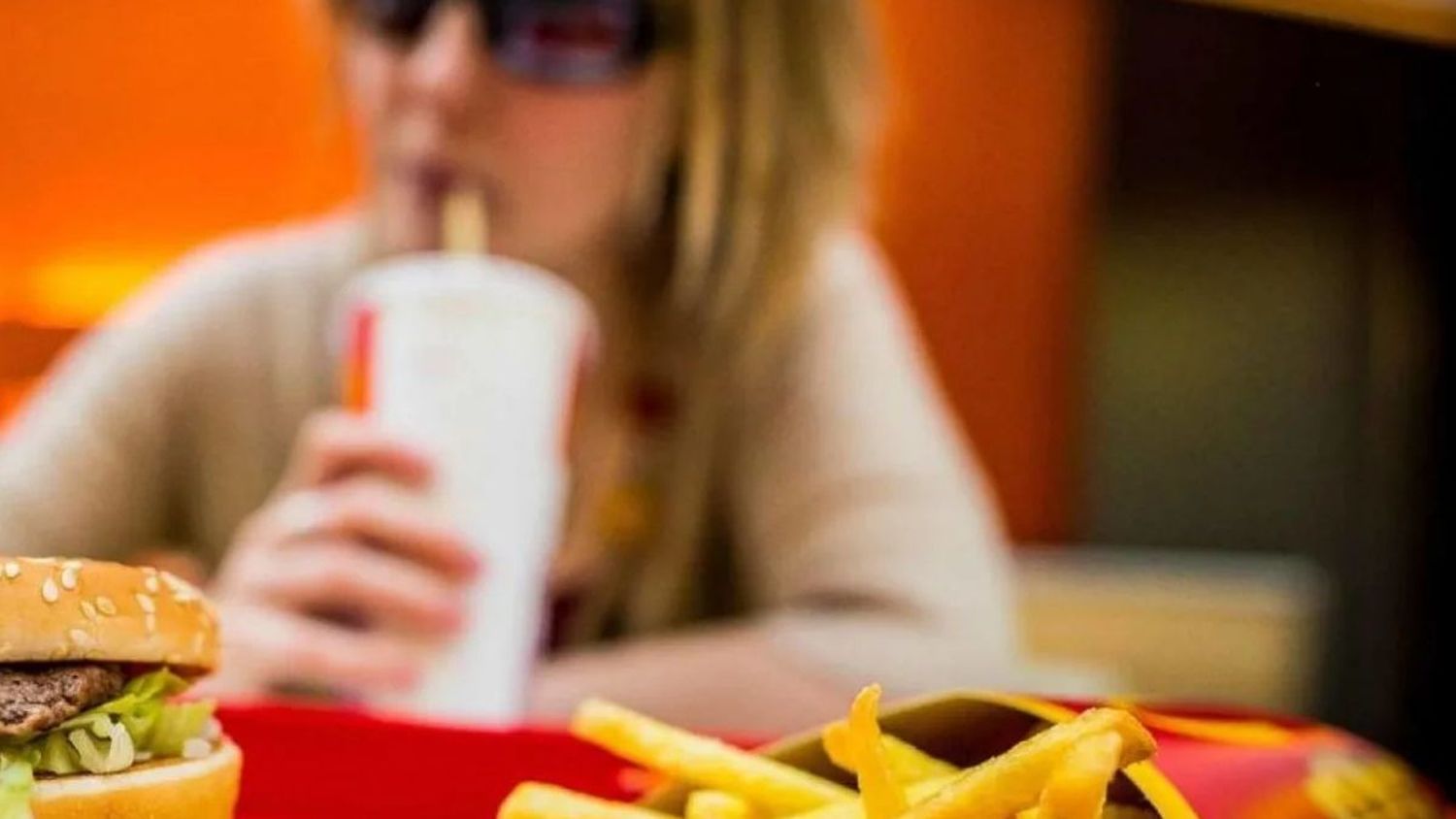 Viral. Calificó de “comunista” a cadena de comidas por tener baños unisex