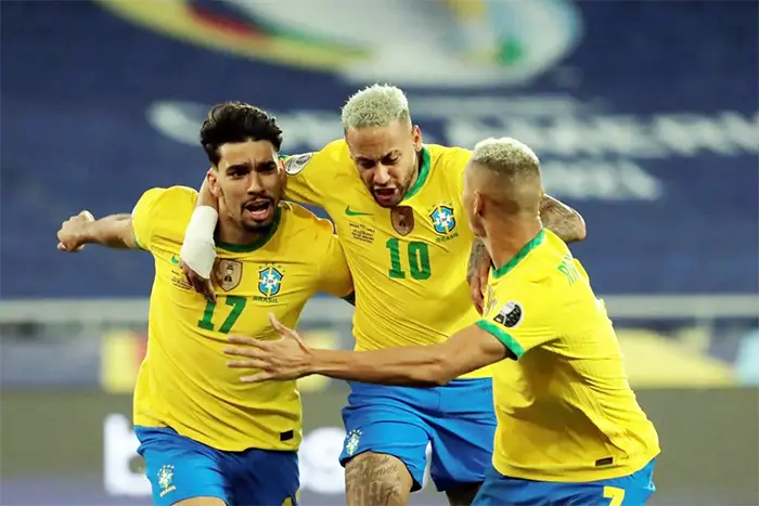 Brasil pasó con esfuerzo