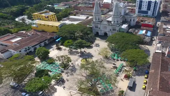 NUEVA MASACRE EN ANTIOQUIA: cinco muertos y un herido deja incursión armada en finca cafetera de Colombia