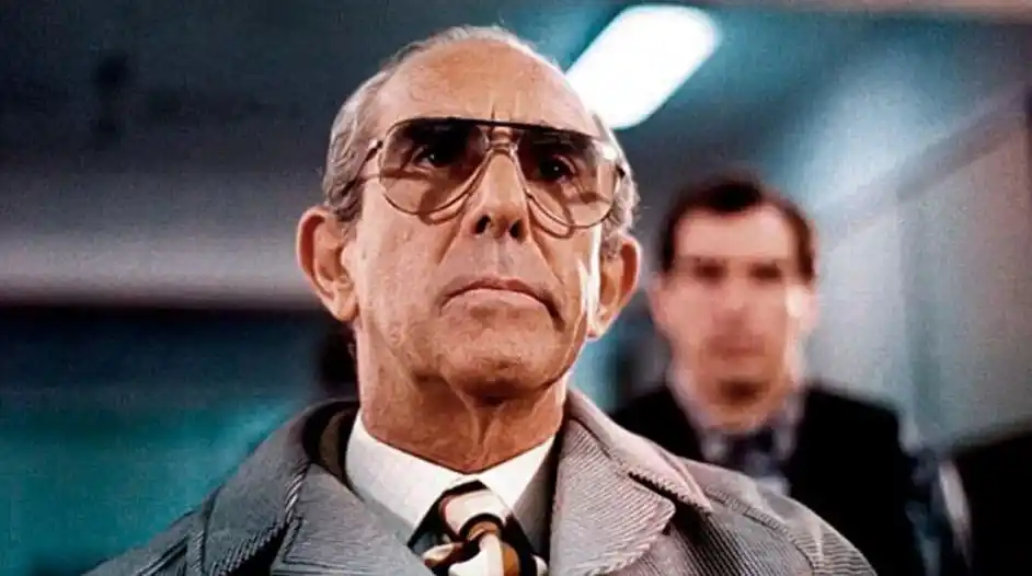 Intentan vender por millones y millones de pesos los lentes de Barreda