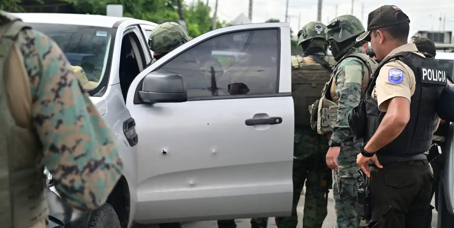 Ecuador despliega 1.500 militares en operación contra guerrilla colombiana