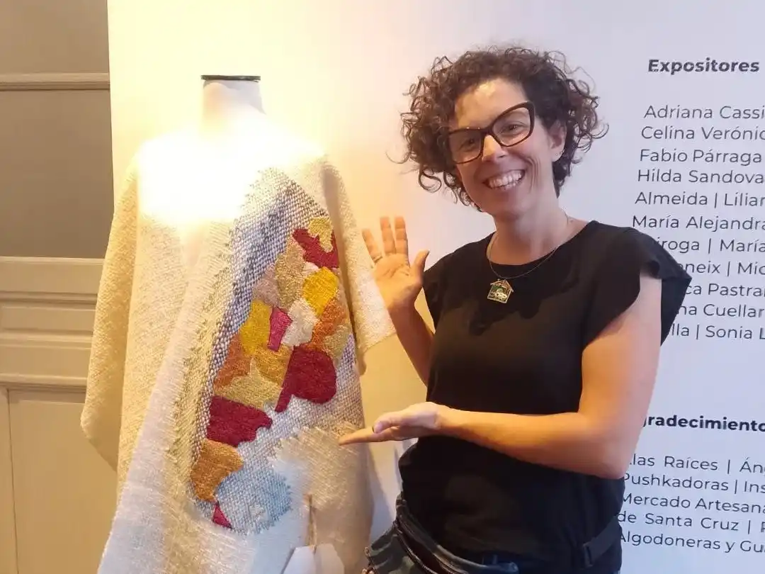 Patricia Bonin representó a Entre Ríos en una muestra nacional sobre tintes naturales en el Palacio Libertad
