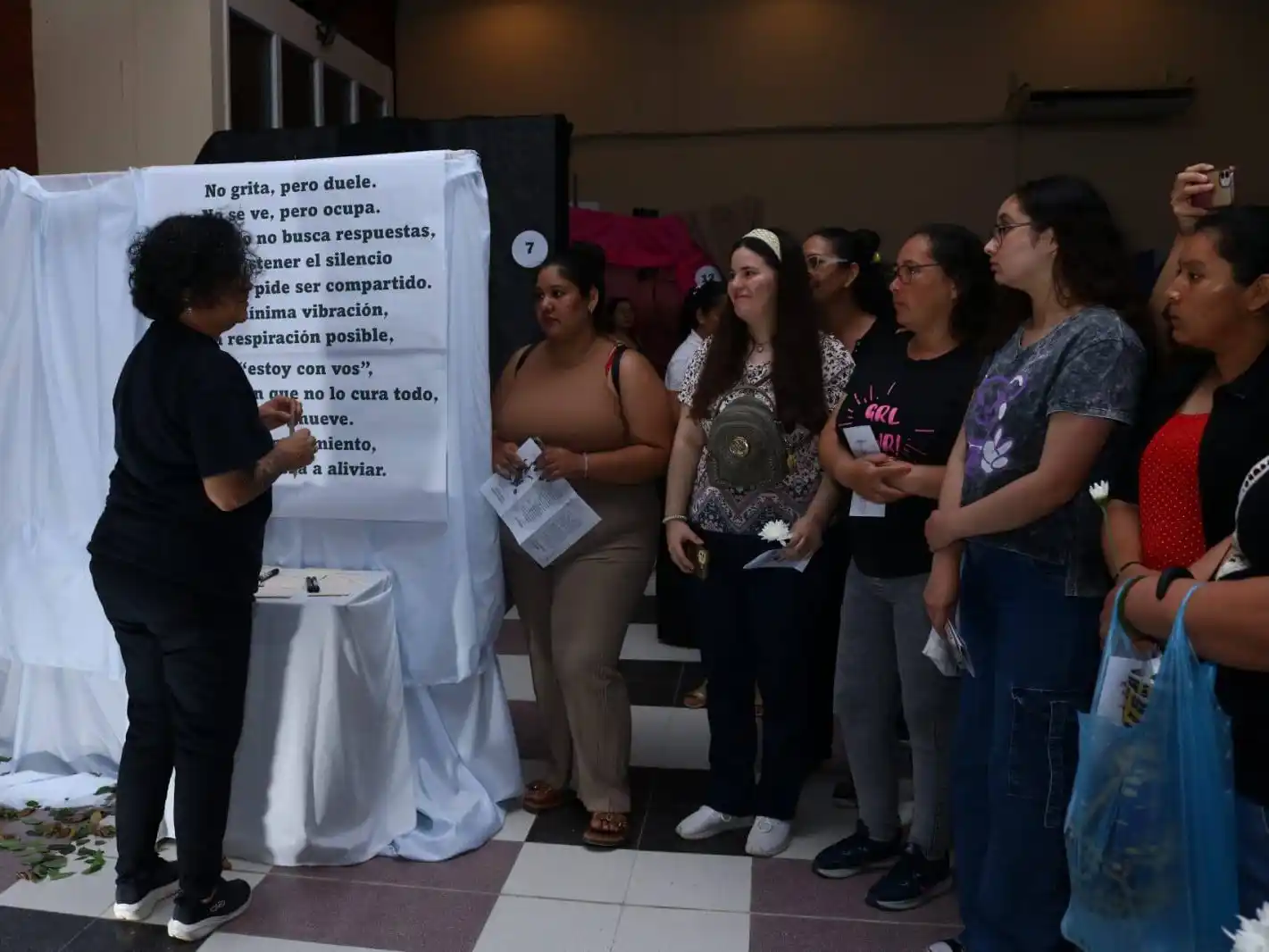 Estudiantes del Profesorado en Artes Visuales presentan sus trabajos finales