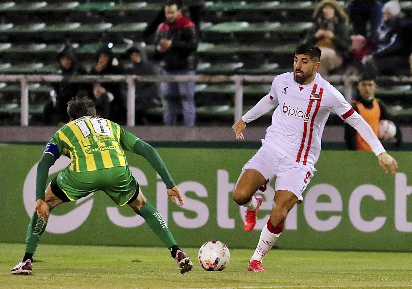 Estudiantes sumó de a tres en Mar del Plata