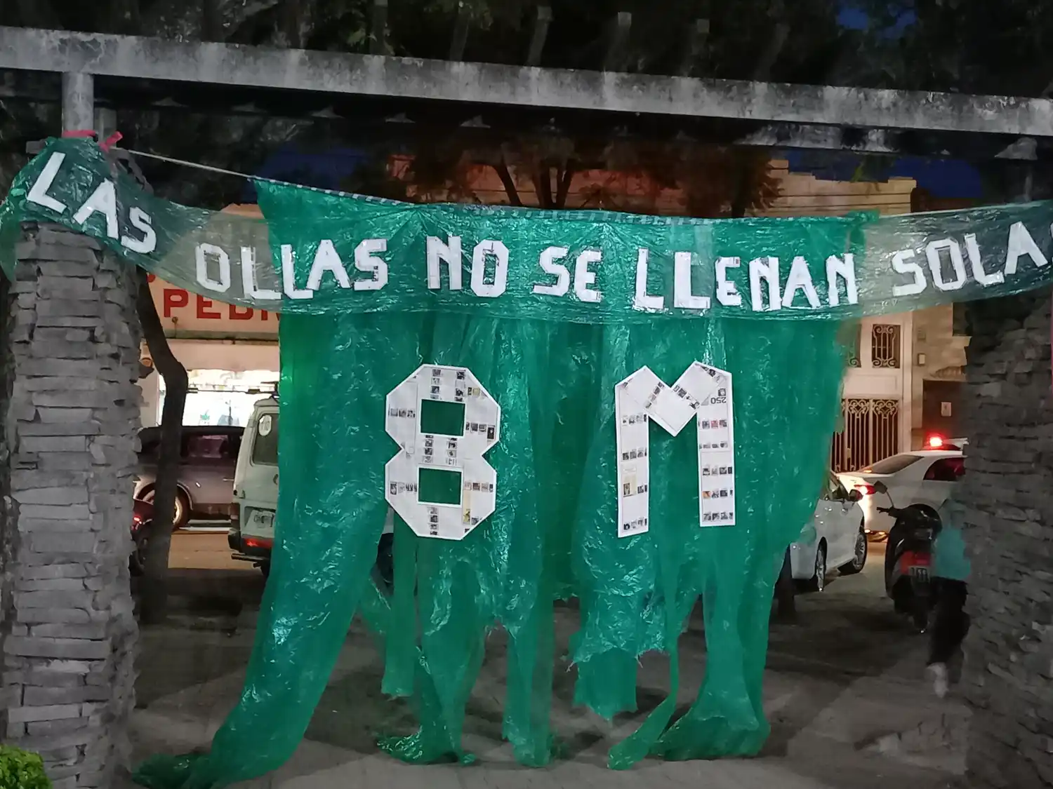 8M en la plaza Belgrano