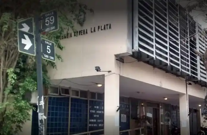 Foco de contagios en una comisaría de La Plata: ya hay 8 casos confirmados