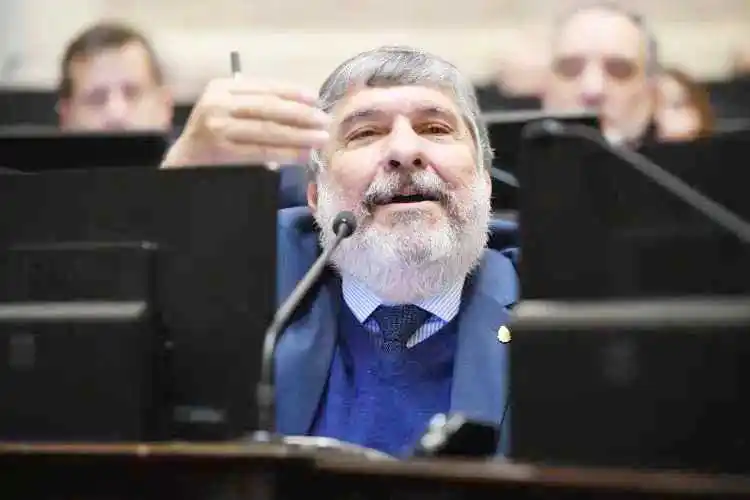 Mayans dice que a Cristina Fernández “le 
duele” que Axel Kicillof “no la respalde”