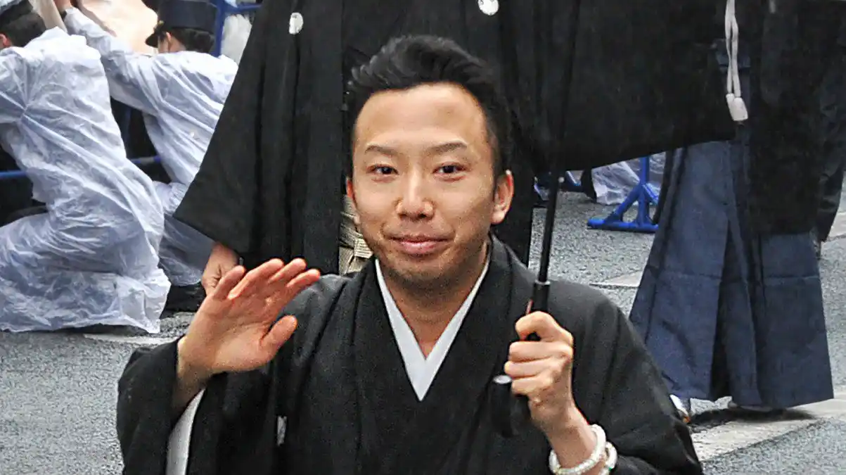 Detienen a famoso actor japonés de «kabuki» por muerte de su madre