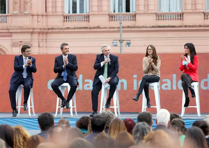 Proyecto para ampliar licencias por nacimiento