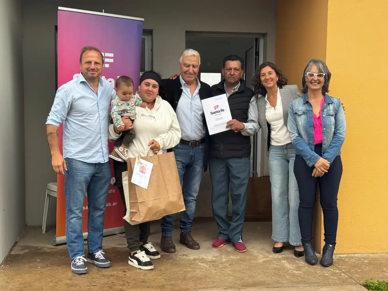 En Diego de Alvear se entregaron cuatro viviendas.