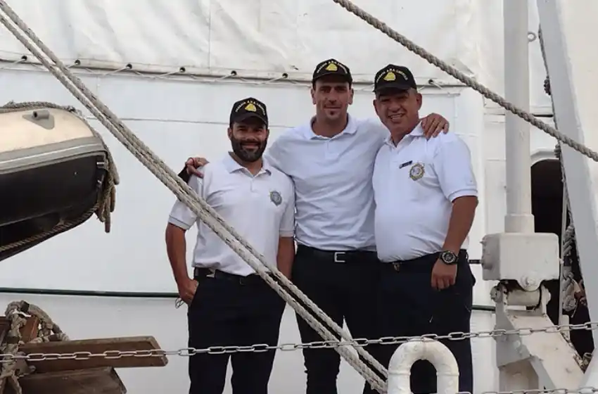 Un marplatense navega por primera vez en la Fragata Libertad