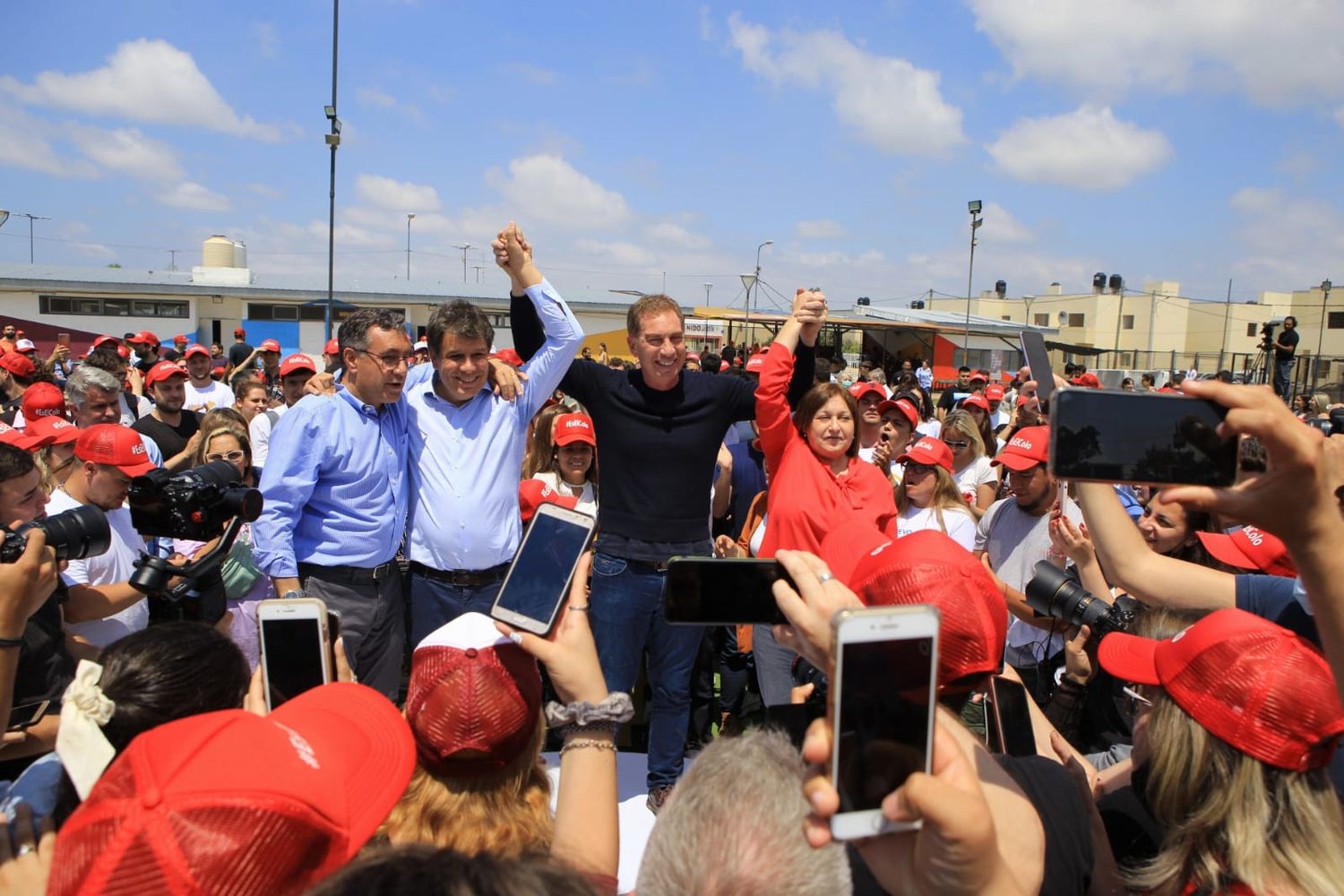 Santilli y Manes en Lanús: “Son ustedes lo que pueden liderar el cambio”, les dijeron a los jóvenes militantes