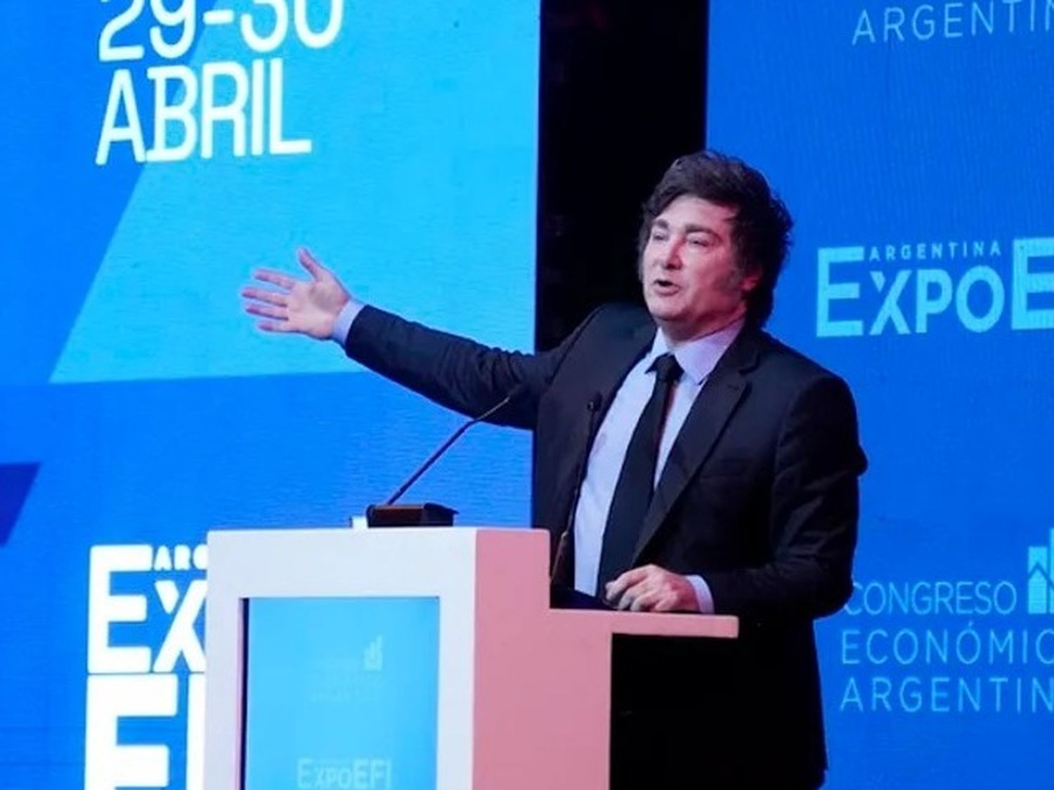 imagen Milei dijo que la inflación se terminará a mitad del año próximo y pidió "pensar en crecer"