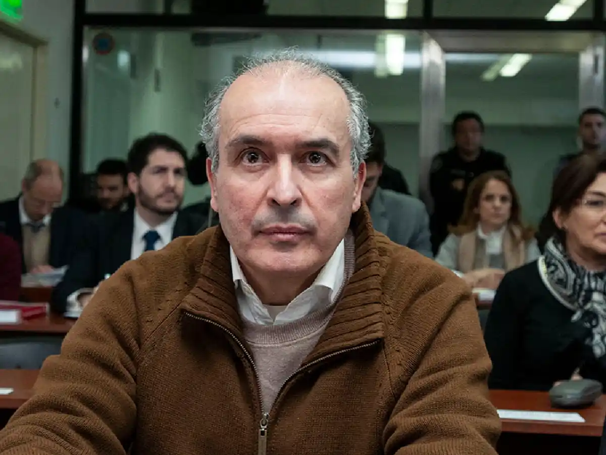 José López dijo que el dinero no era suyo y que lo "usaron" en una "maniobra distractiva" 
