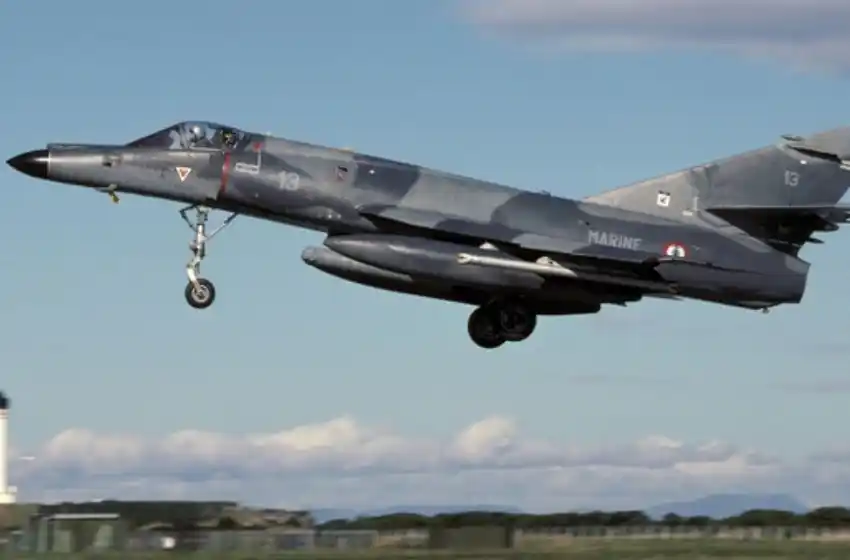 Argentina le compró a Francia cinco aviones que deberán ser reparados