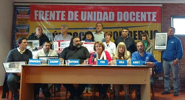 Docentes definen este lunes la fecha para las 48 horas de paro que votaron en asamblea