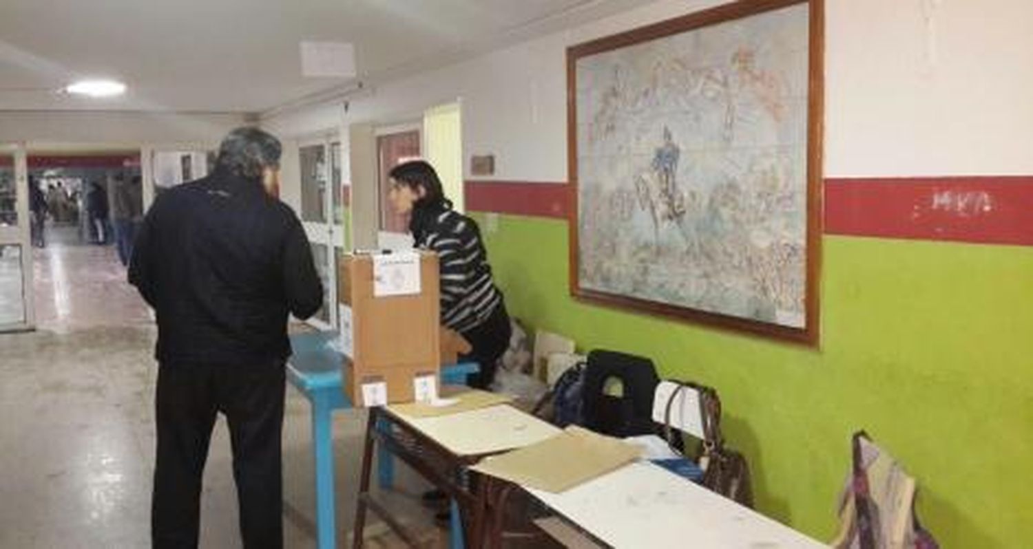 Escuela 7 sin autoridades