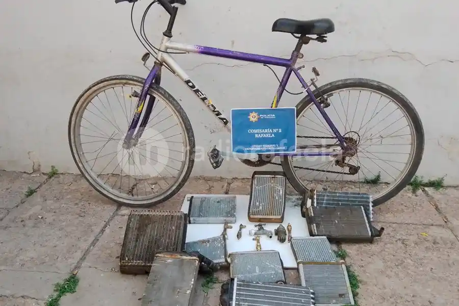 Se metió una taller y robó 14 radiadores: terminó detenido