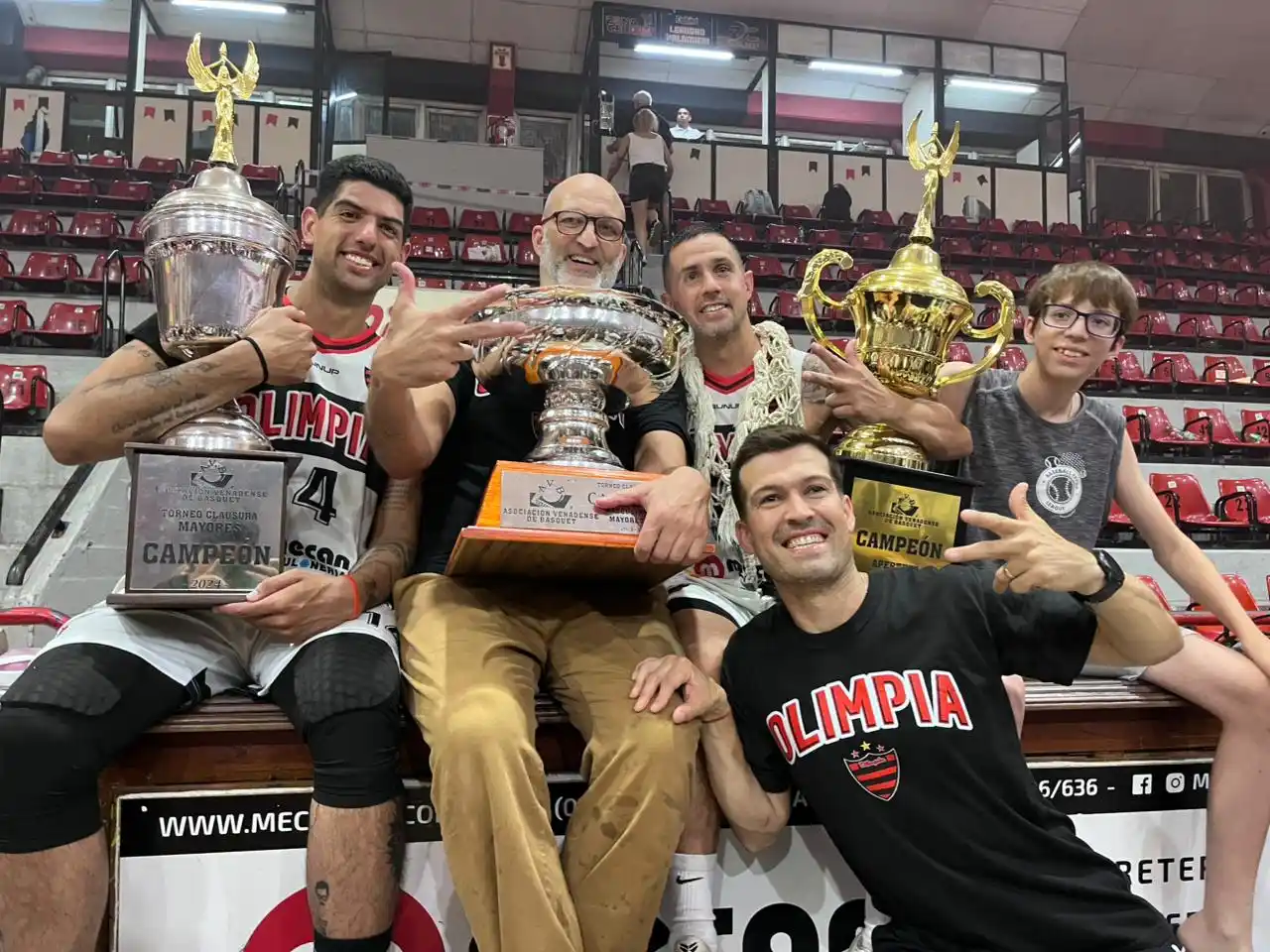 Olimpia Tricampeon - 1