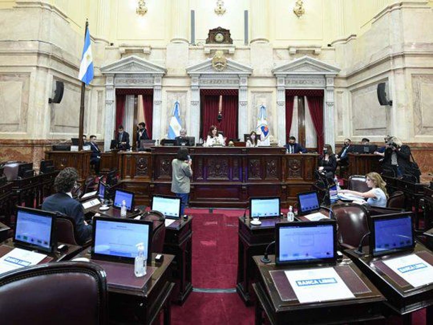 Aborto legal: El Senado trata el proyecto y el resultado es incierto por la paridad en los votos