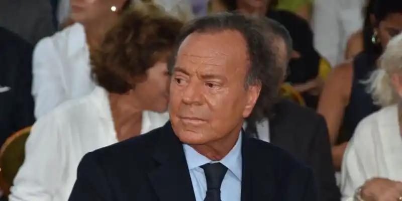 ¡España está preocupada por la salud de Julio Iglesias!