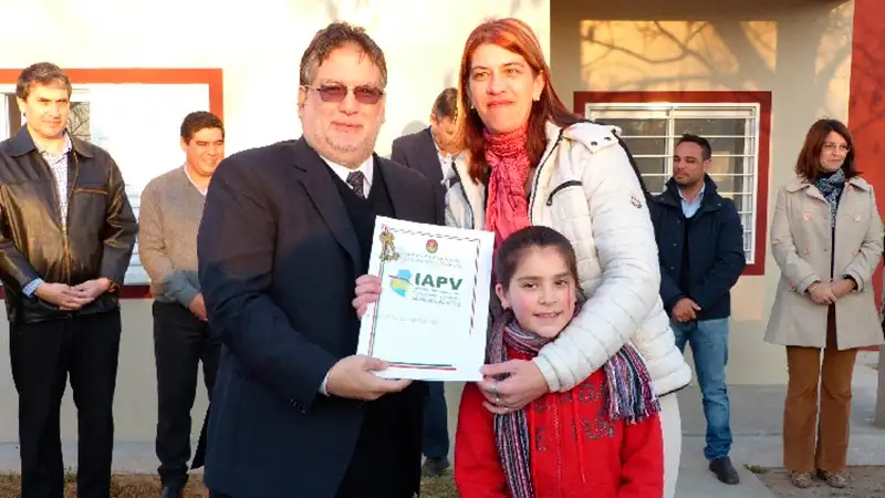 Inauguraron viviendas del IAPV en Gualeguaychú y tres localidades 