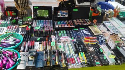 Tres adolescentes intentaron robar maquillaje de un local de 25 de mayo y las atraparon por las cámaras
