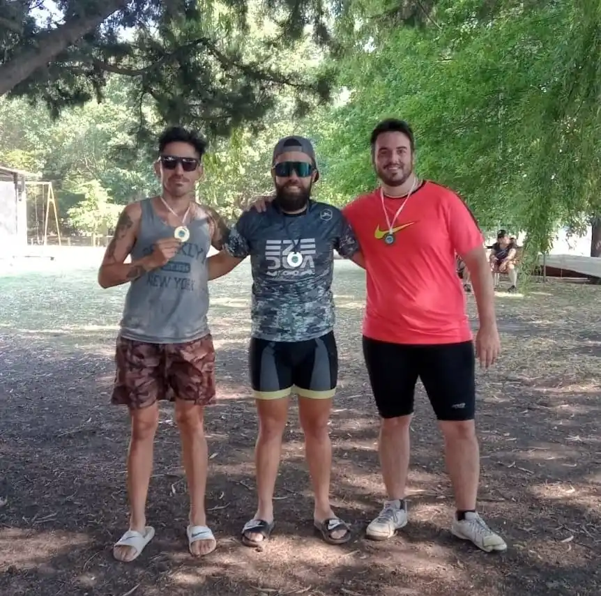 Algunos de los participantes del Acuatlón.