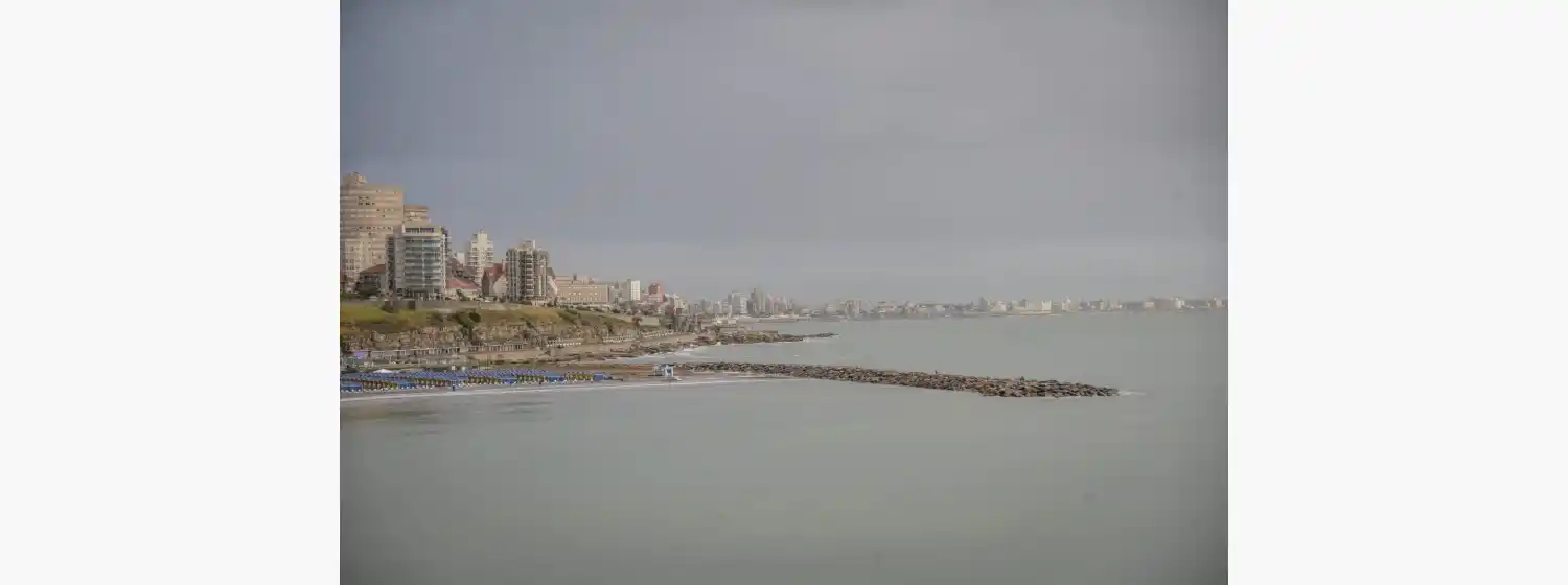 Se esperan chaparrones por la tarde y tormentas aisladas durante la noche, con una temperatura mínima de 25°C.