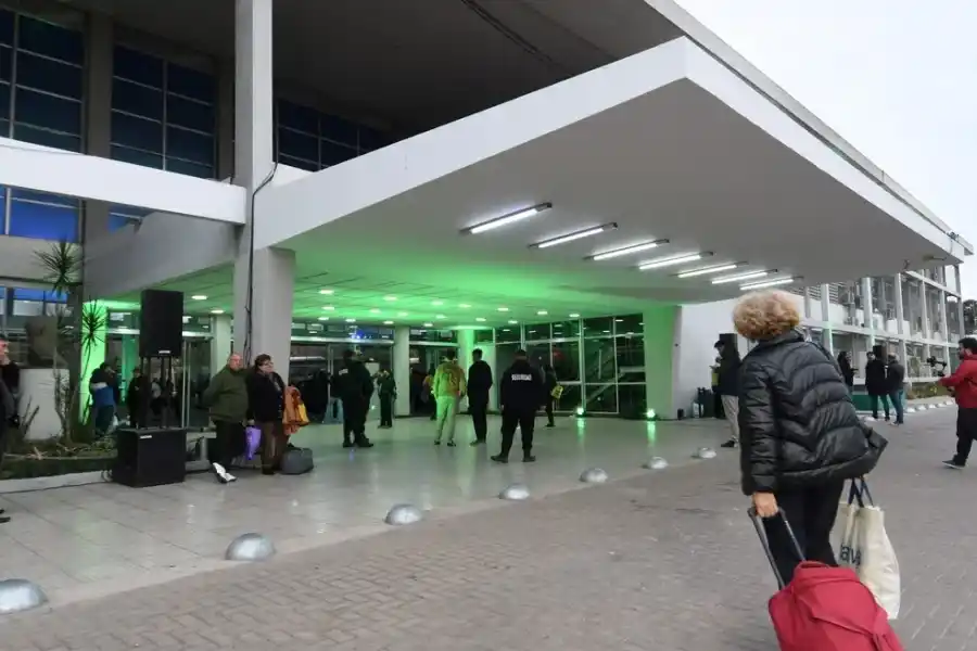 Acto, música y reinauguración: así es la "cara" nueva de la Terminal de Ómnibus de Santa Fe