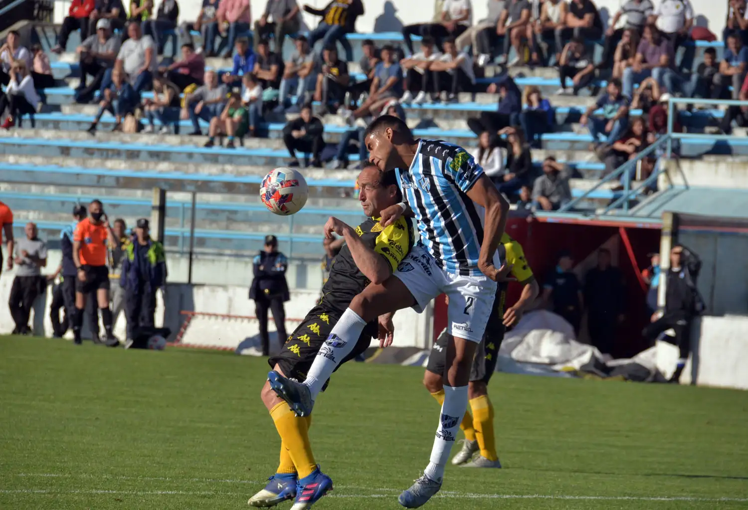 En el regreso de su gente, empate de Santamarina