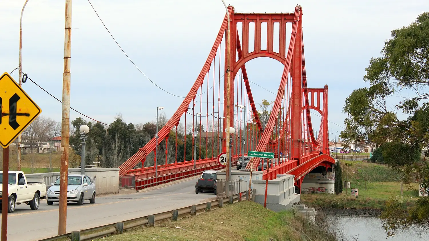 Puente Colgante. De gran valor arquitectónico