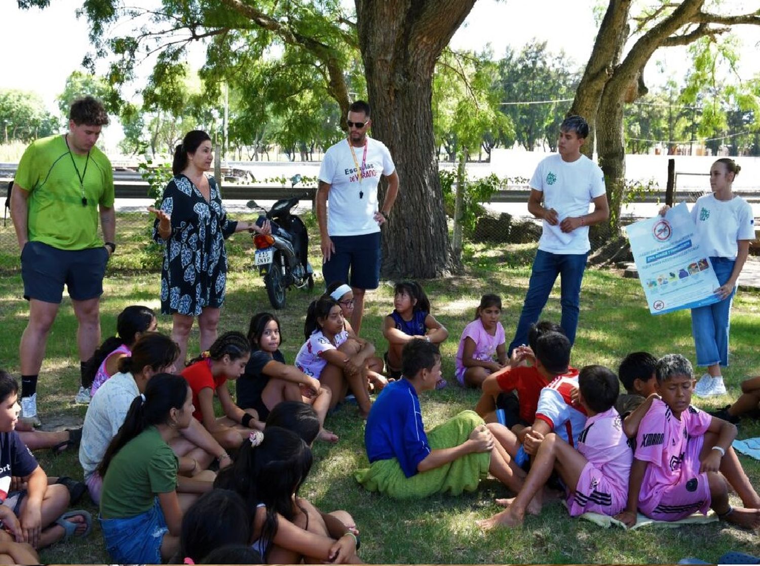 El gobierno de Avellaneda promueve la prevención del dengue en la escuela de verano