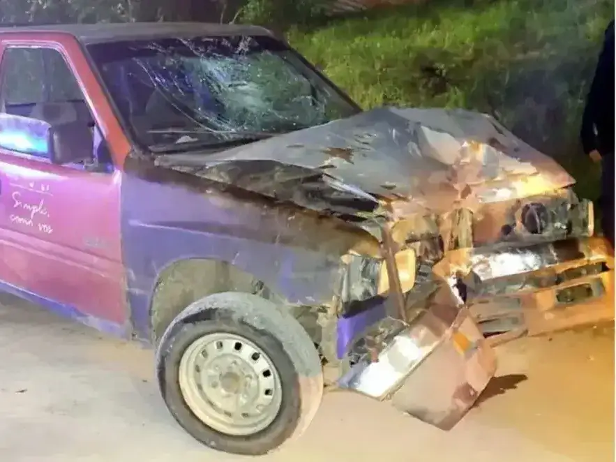 Un joven chocó y mató a un motociclista con su camioneta: dio positivo en alcoholemia y quedó detenido
