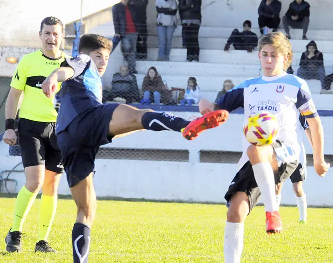 Ajustada derrota en el debut