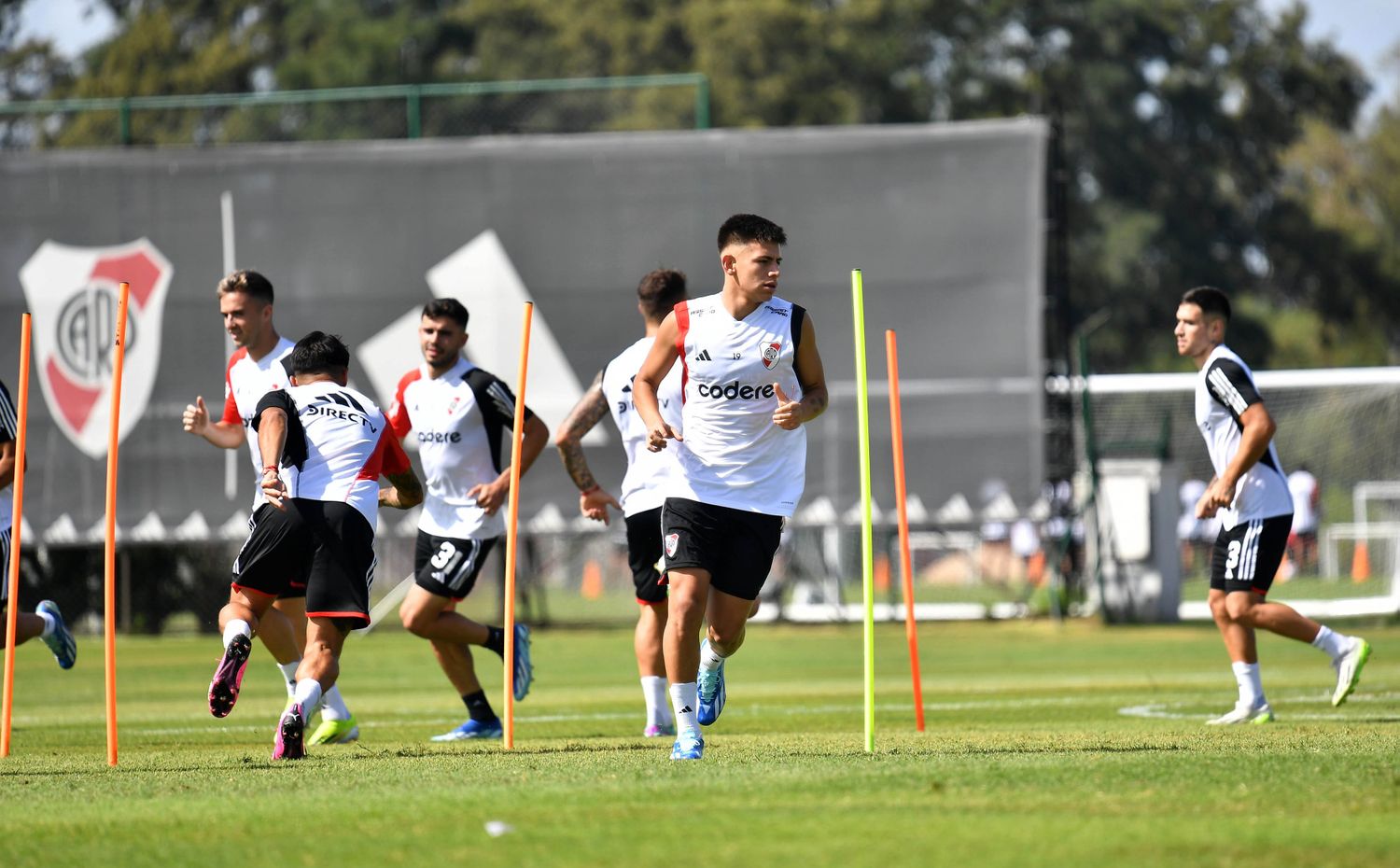 Echeverri, en el entrenamiento de River.