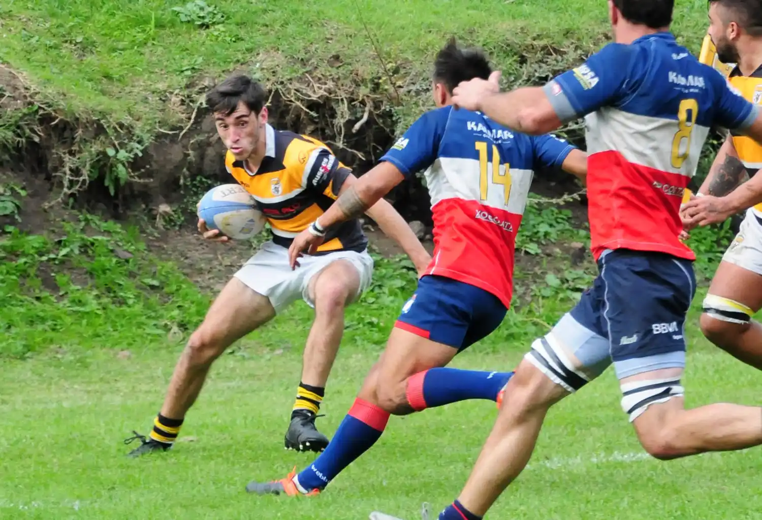 Uncas sacó adelante un partido muy parejo.