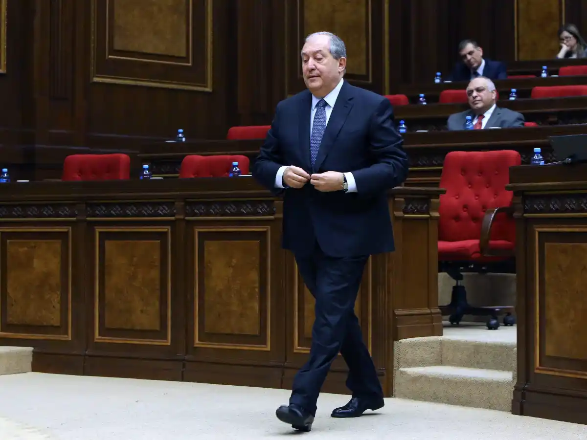 Renunció el presidente de Armenia