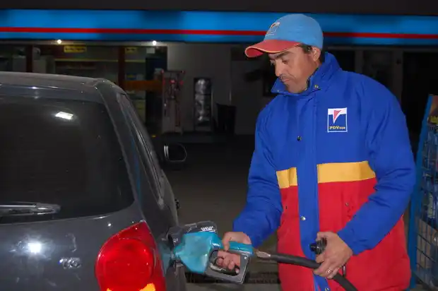 Las naftas no podrán subir más de ochenta centavos hasta octubre   