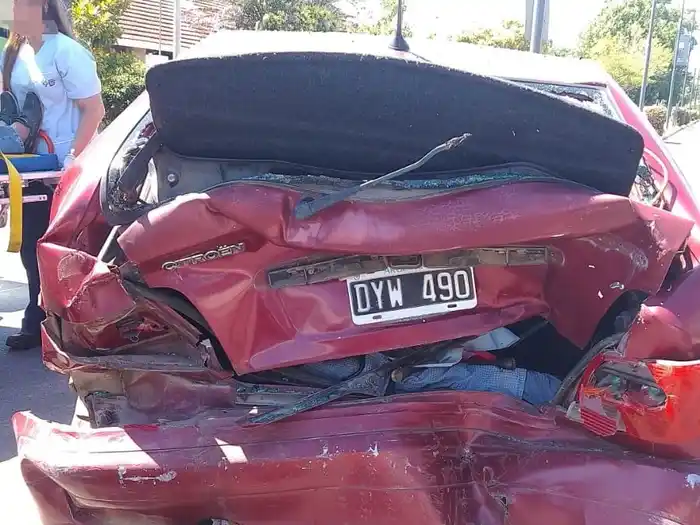 Choque en avenida Alvear y Fugl: un hombre fue trasladado al Hospital