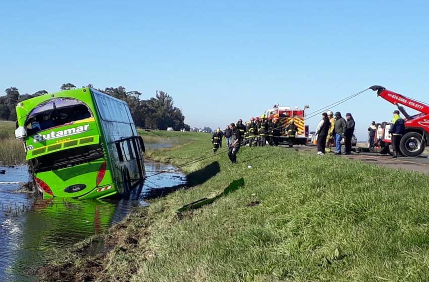 Se negó a declarar el chofer del micro que volcó en la autovía 2