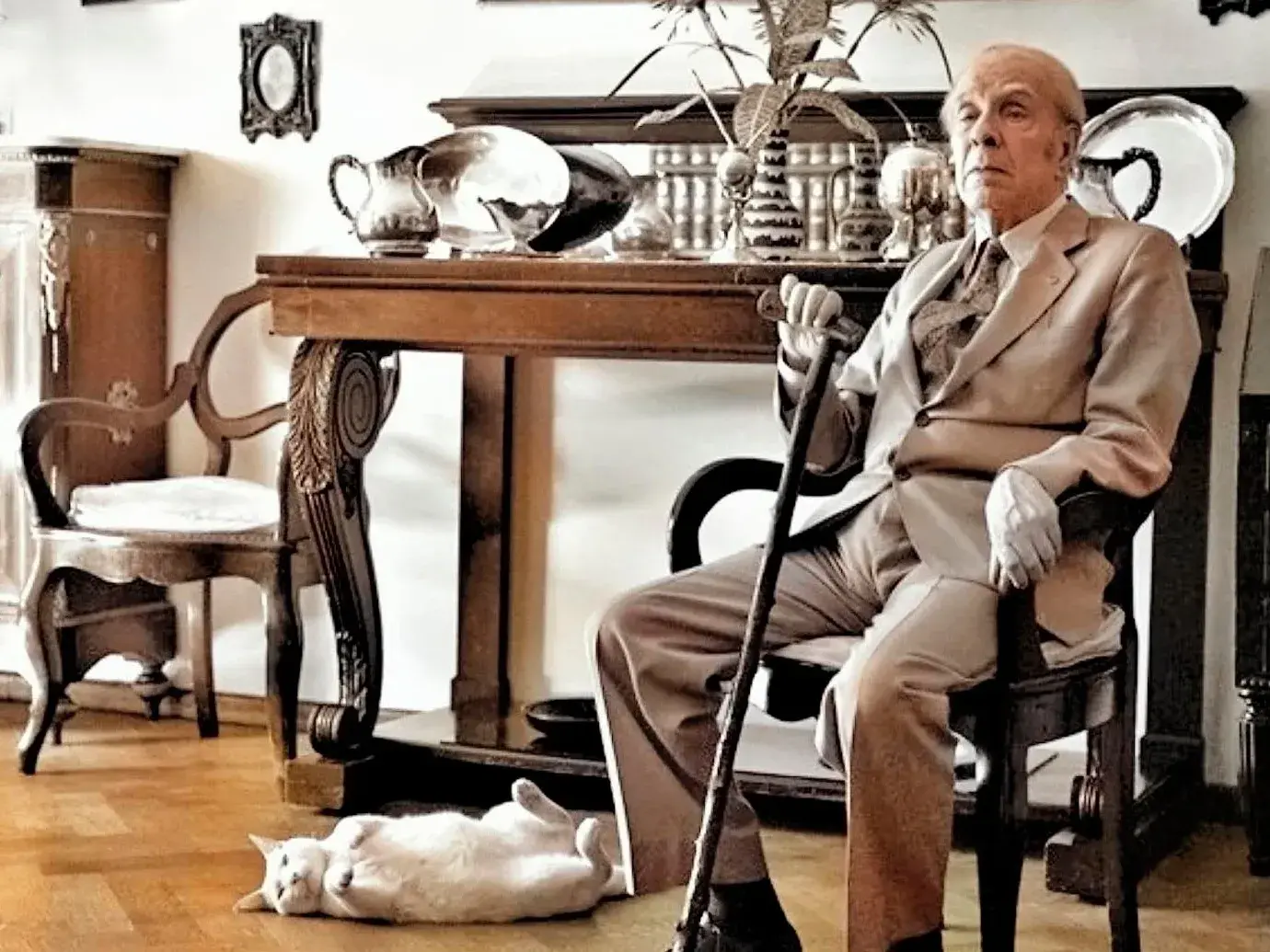 El escritor argentino Jorge Luis Borges será recordado con una muestra
