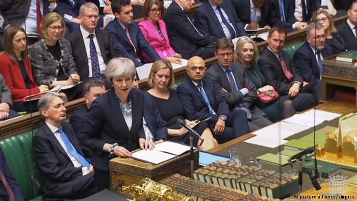 Theresa May confirma retraso en votación del “brexit”
