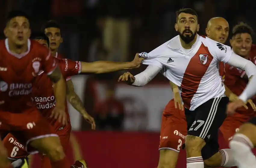 River no pudo con el Globo en el debut