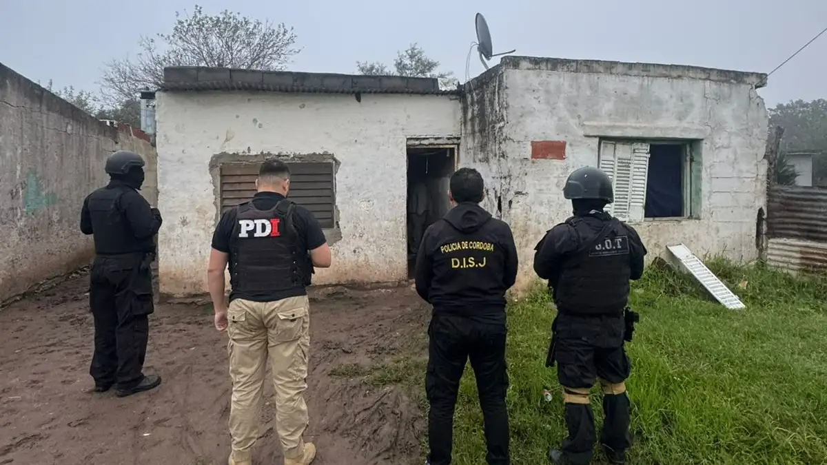 Los operativos de la PDI se realizaron en el marco de una investigación por robo calificado y delitos vinculados a estupefacientes - 2