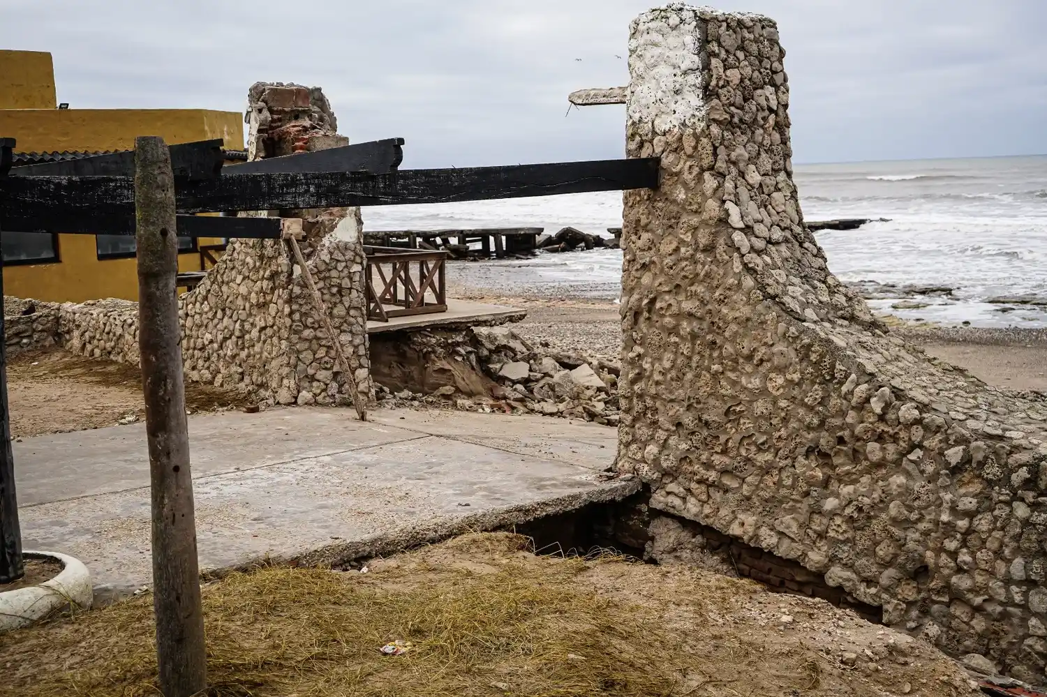 Te mostramos el camino a Costa Bonita y cómo quedó el balneario tras el temporal