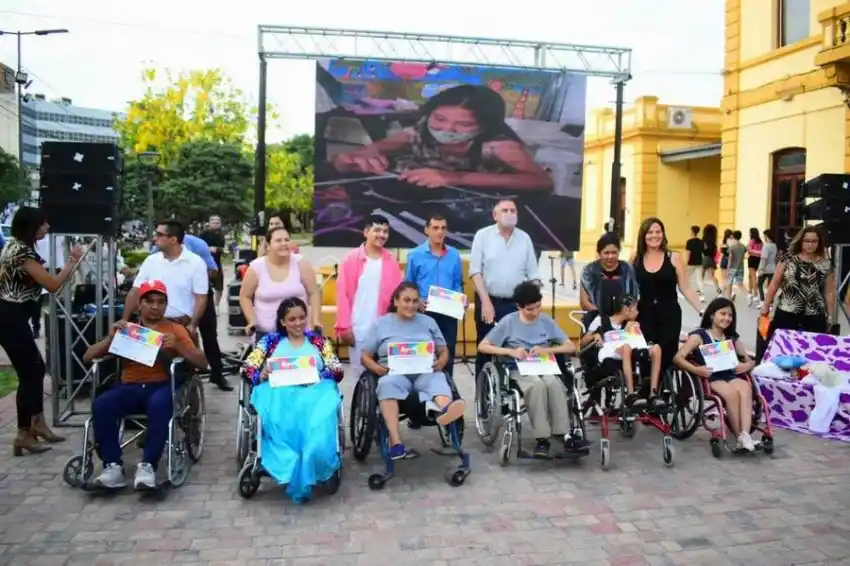 Jorge Jofré entregó certificados en el cierre de los talleres de la Coordinación de Acción Social