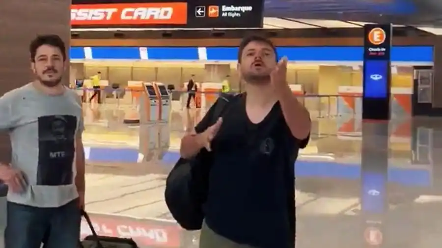Grabois fue escrachado en Ezeiza.
