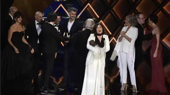 «As bestas» triunfa en unos Goya presididos por el recuerdo de Carlos Saura