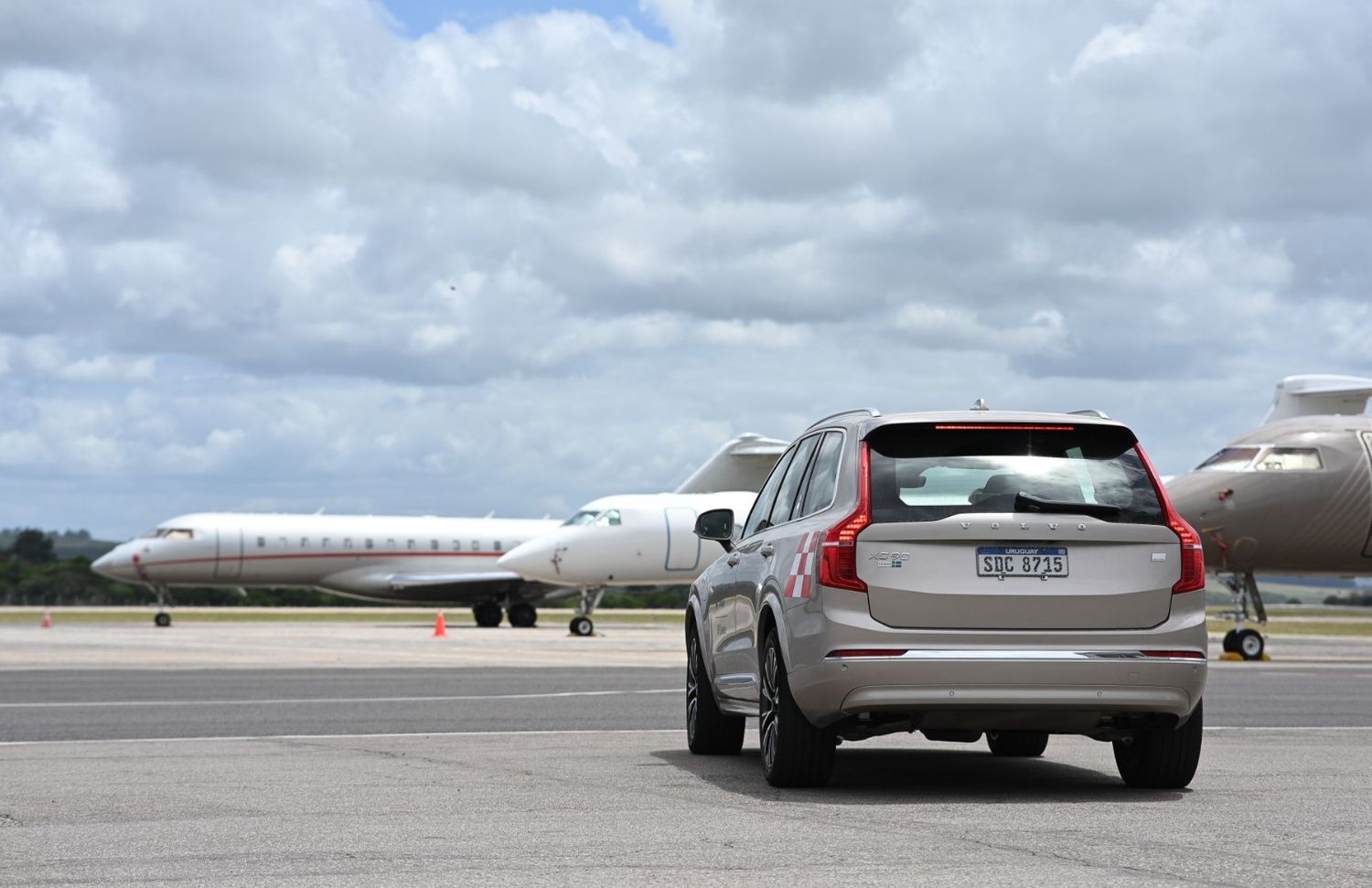 En Volvo del avión a la terminal: nueva propuesta en el aeropuerto de Punta del Este